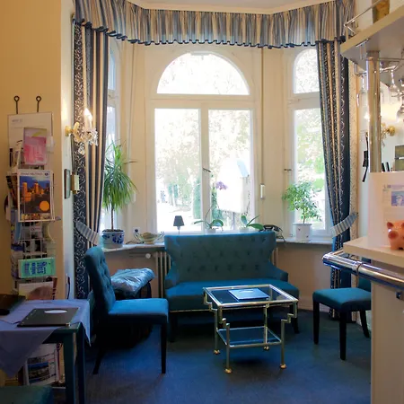 Am Hohenzollernplatz Hotel 3*
