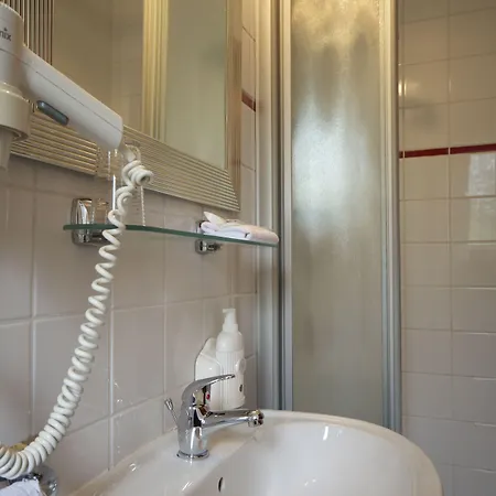 Hotel Am Hohenzollernplatz 3*