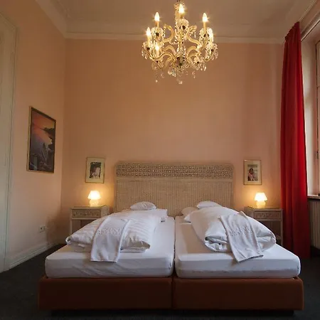 Hotel Am Hohenzollernplatz 3*
