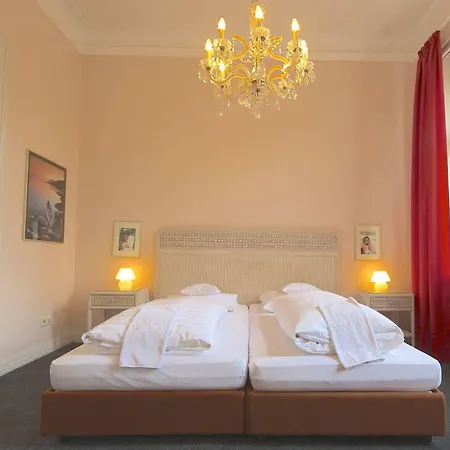 Hotel Am Hohenzollernplatz 3*