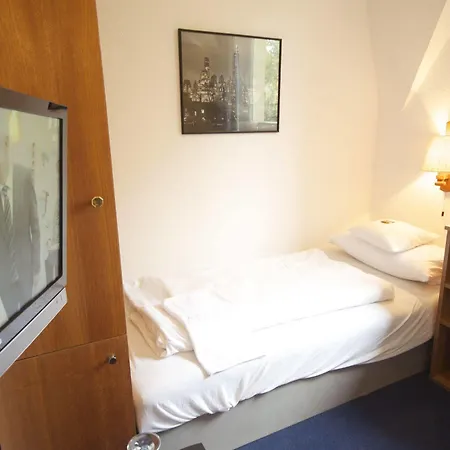 Am Hohenzollernplatz Hotel 3*